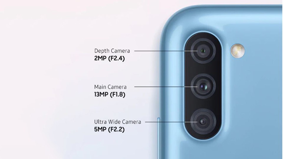 Cụm ba camera với nhiều tính năng chuyên nghiệp 1